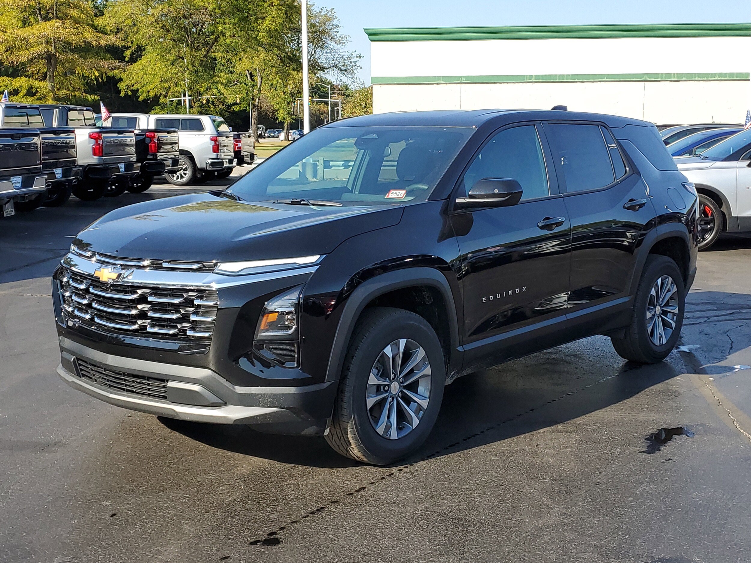 2026 Chevrolet Equinox LT photo 2