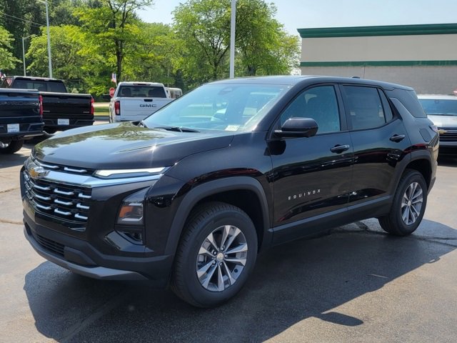 2026 Chevrolet Equinox LT photo 2