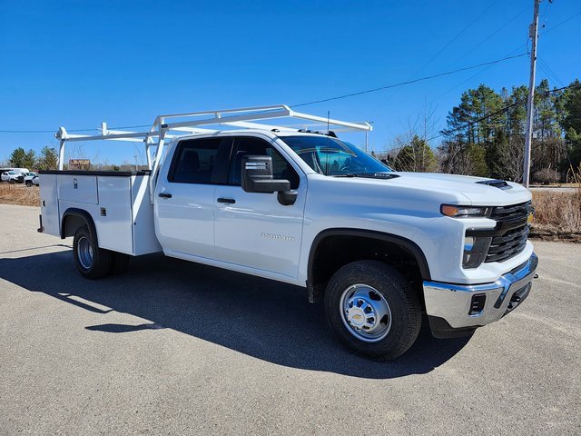 2025 Chevrolet Silverado 3500HD Work Truck photo 2