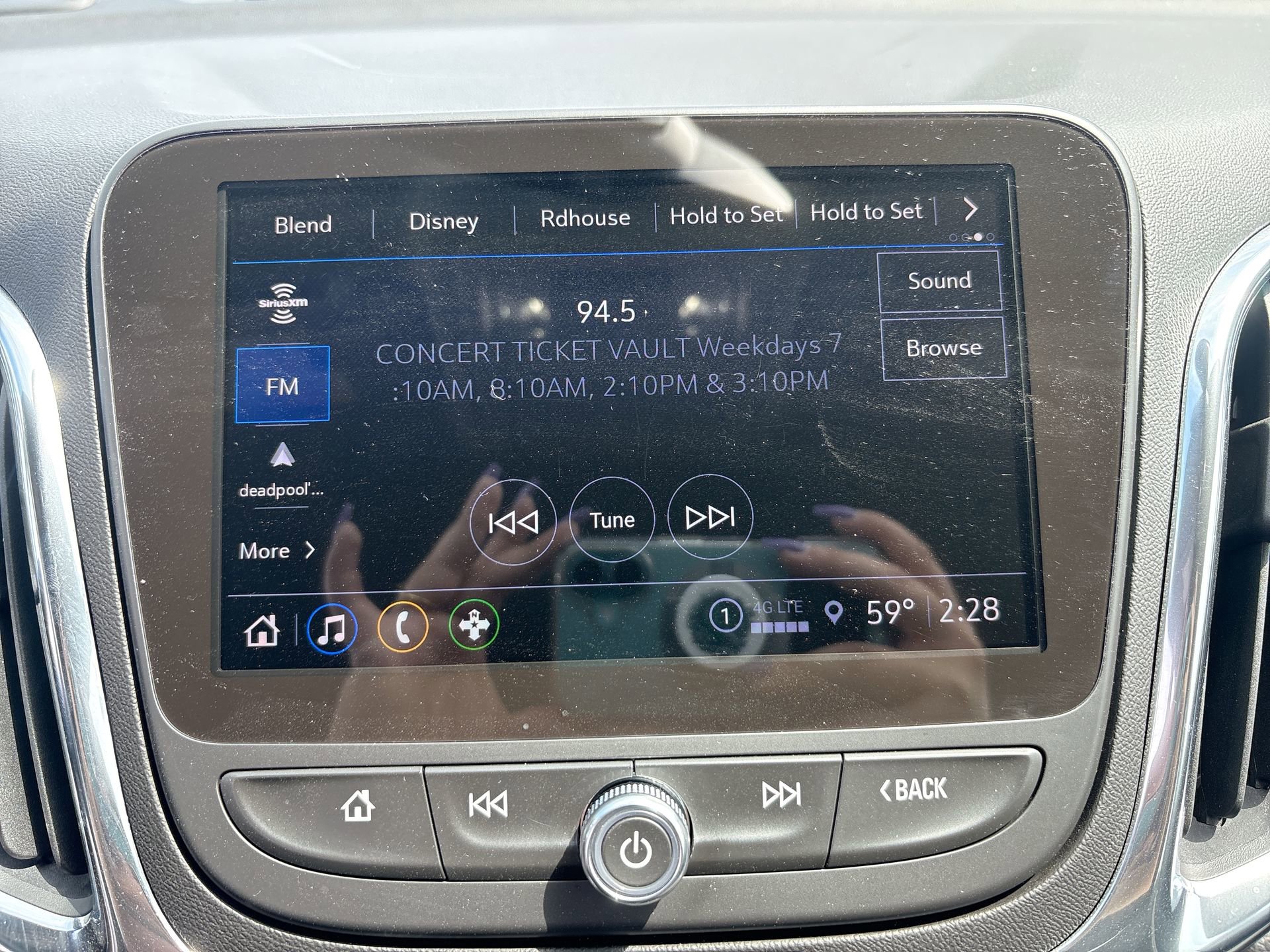 2024 Chevrolet Equinox LT - Photo 12