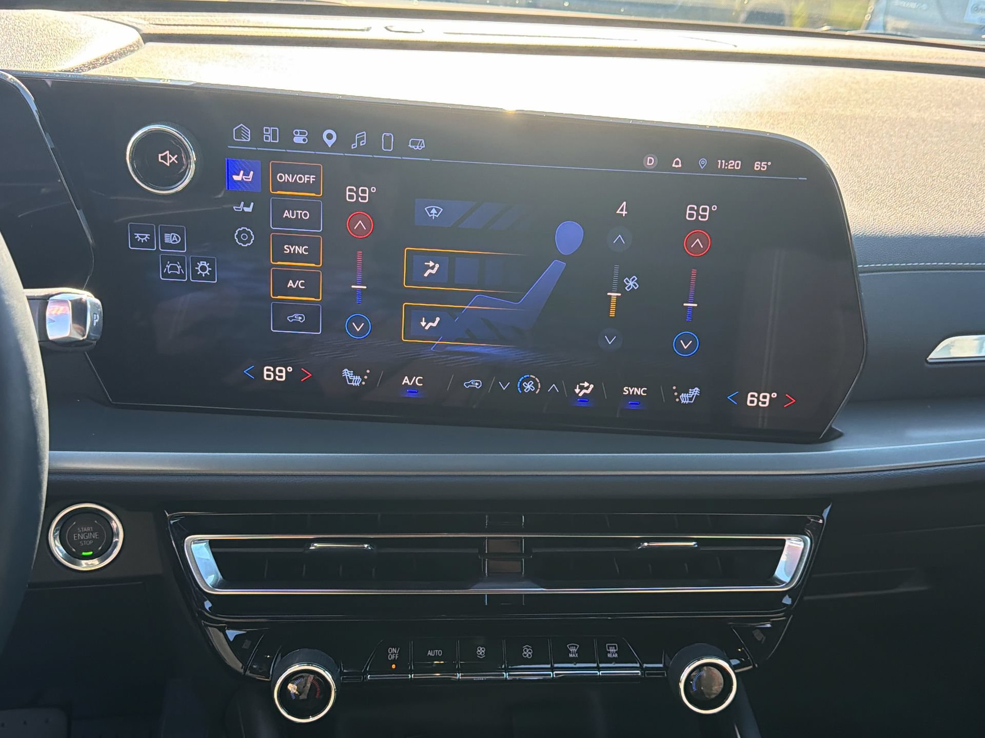 2025 Chevrolet Traverse LT - Photo 28