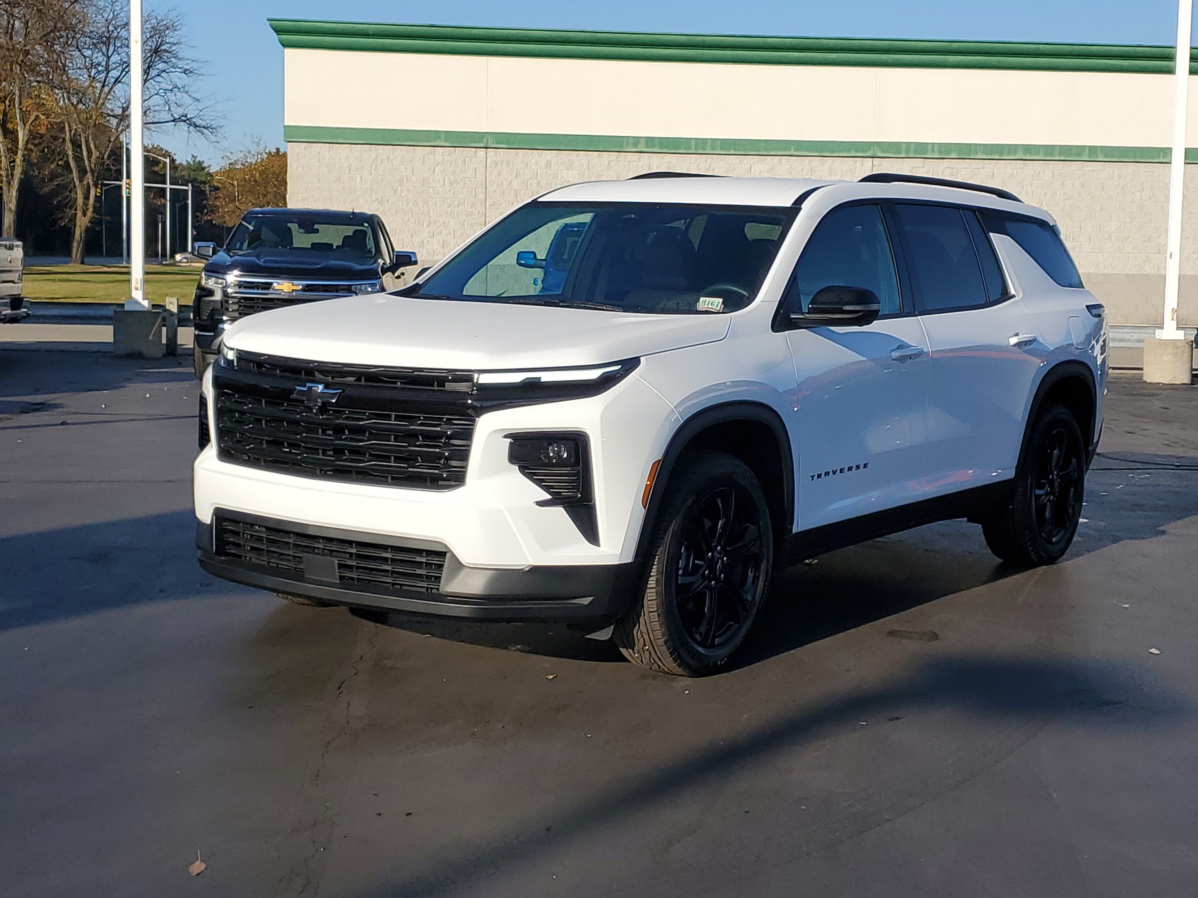 Used 2027 Chevrolet Traverse LT SUV