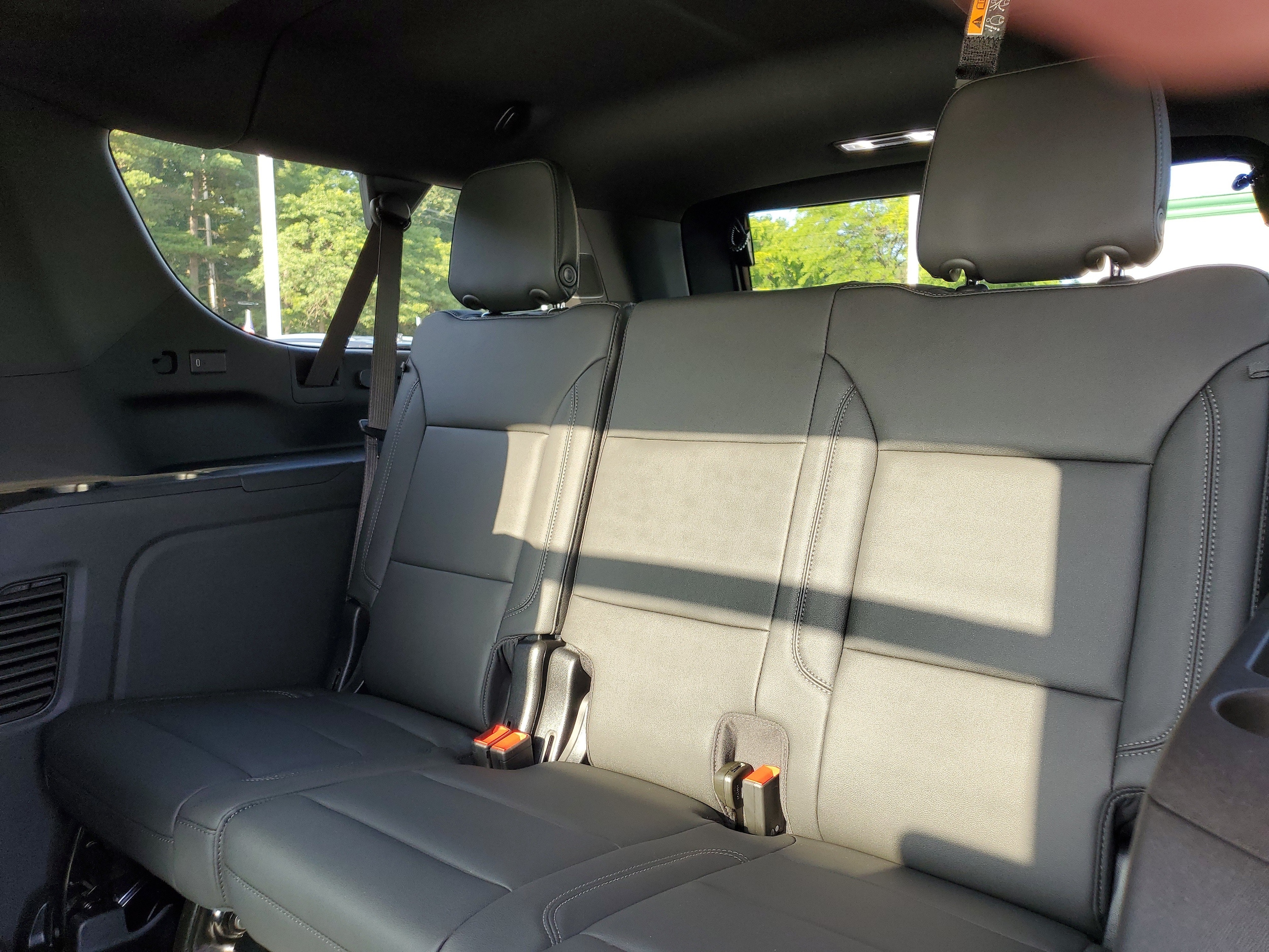 2026 Chevrolet Suburban Z71 - Photo 31