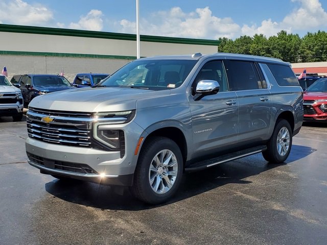 2025 Chevrolet Suburban Premier photo 2