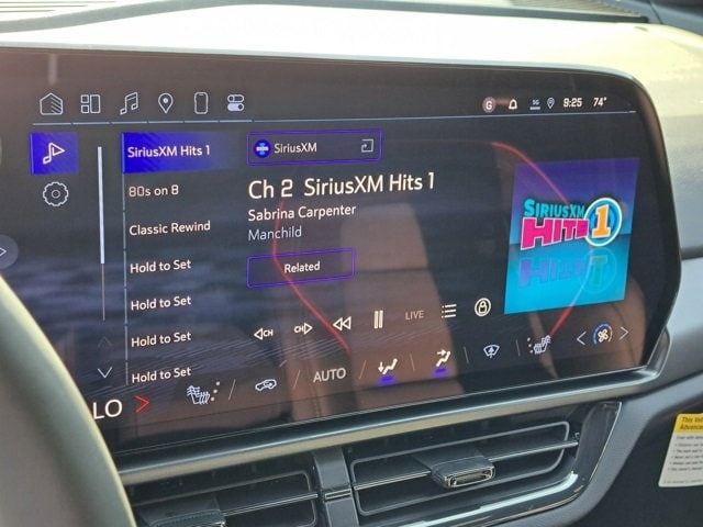 2025 Chevrolet Equinox EV RS - Photo 12