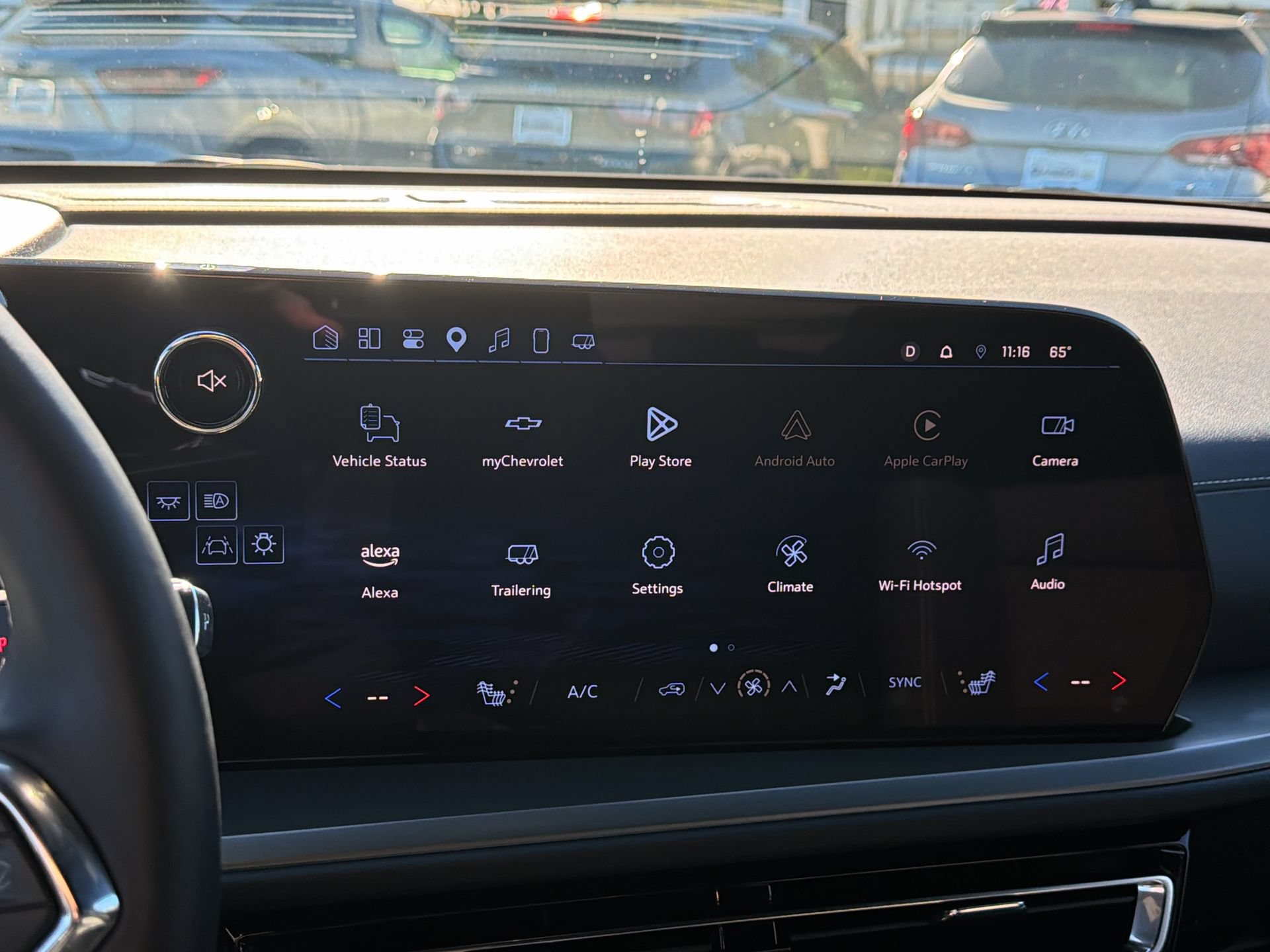 2025 Chevrolet Traverse LT - Photo 24
