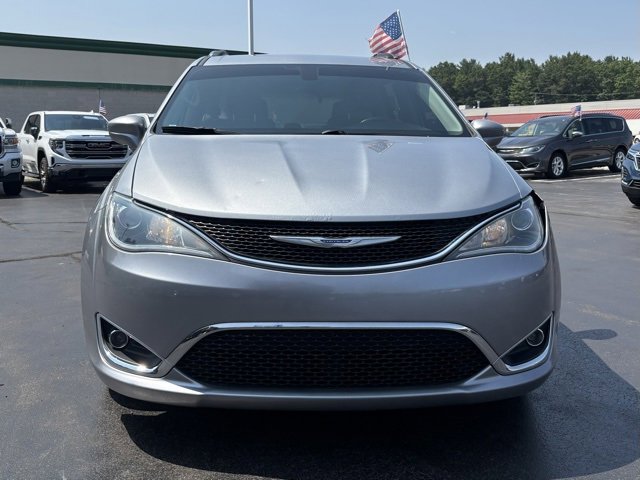 2019 Chrysler Pacifica Touring L photo 2