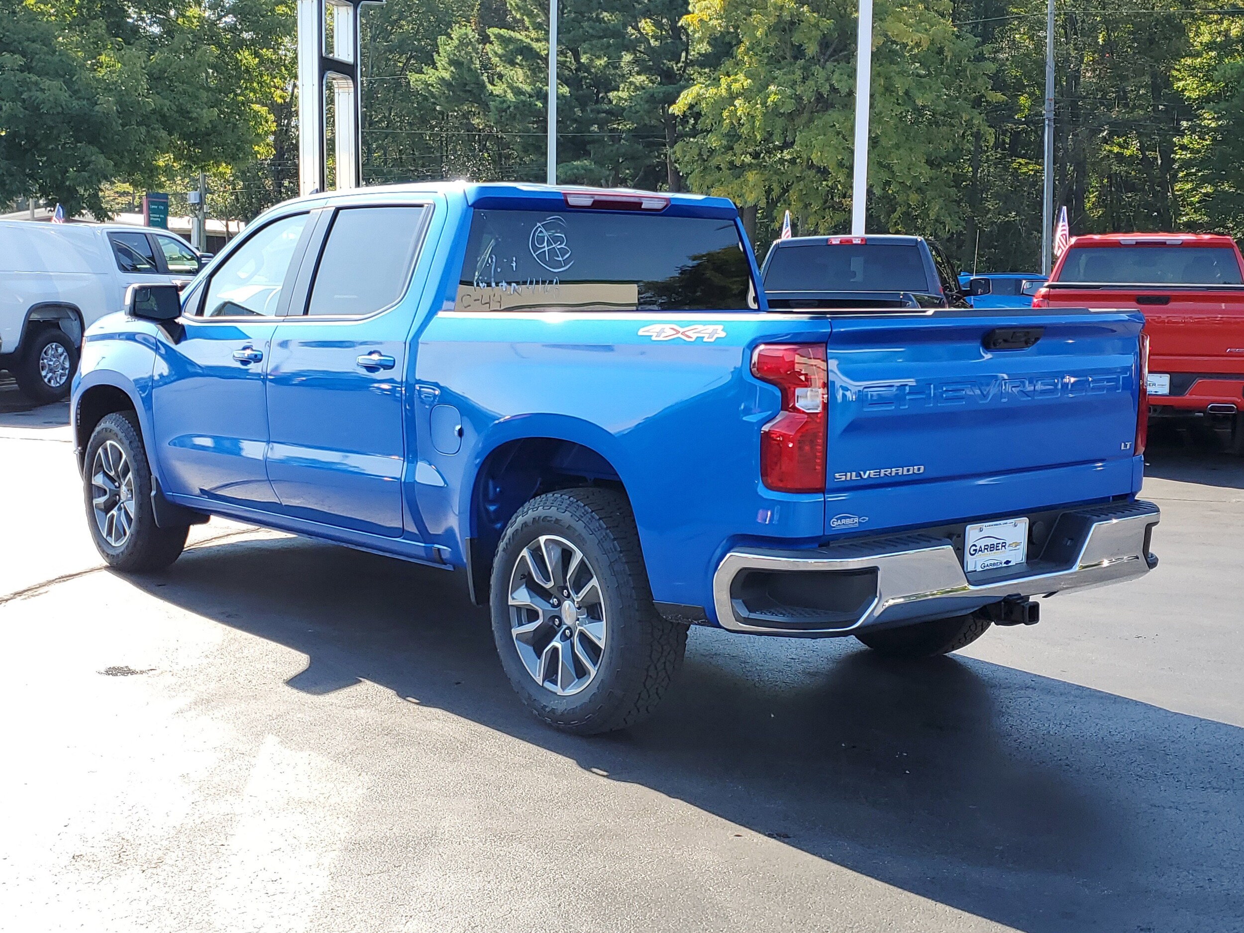 2025 Chevrolet Silverado 1500 LT photo 3