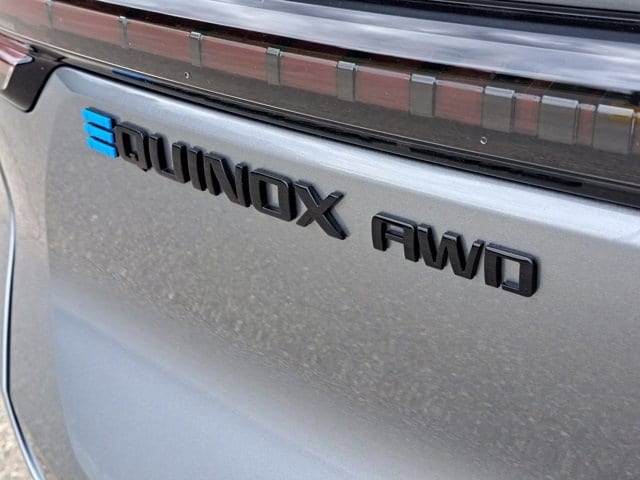 2025 Chevrolet Equinox EV RS - Photo 27