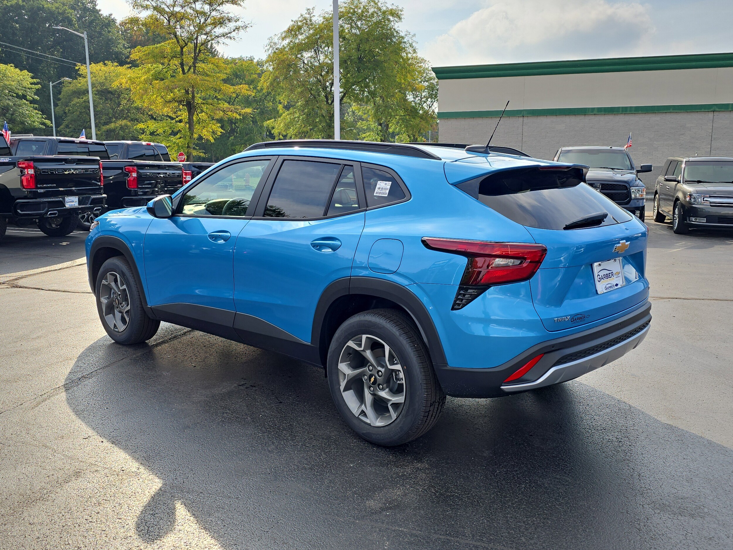 2025 Chevrolet Trax LT photo 3
