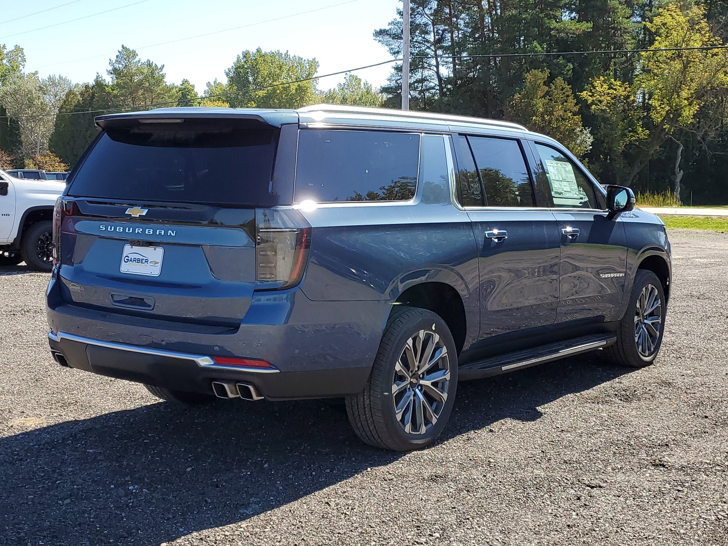 2026 Chevrolet Suburban High Country photo 4