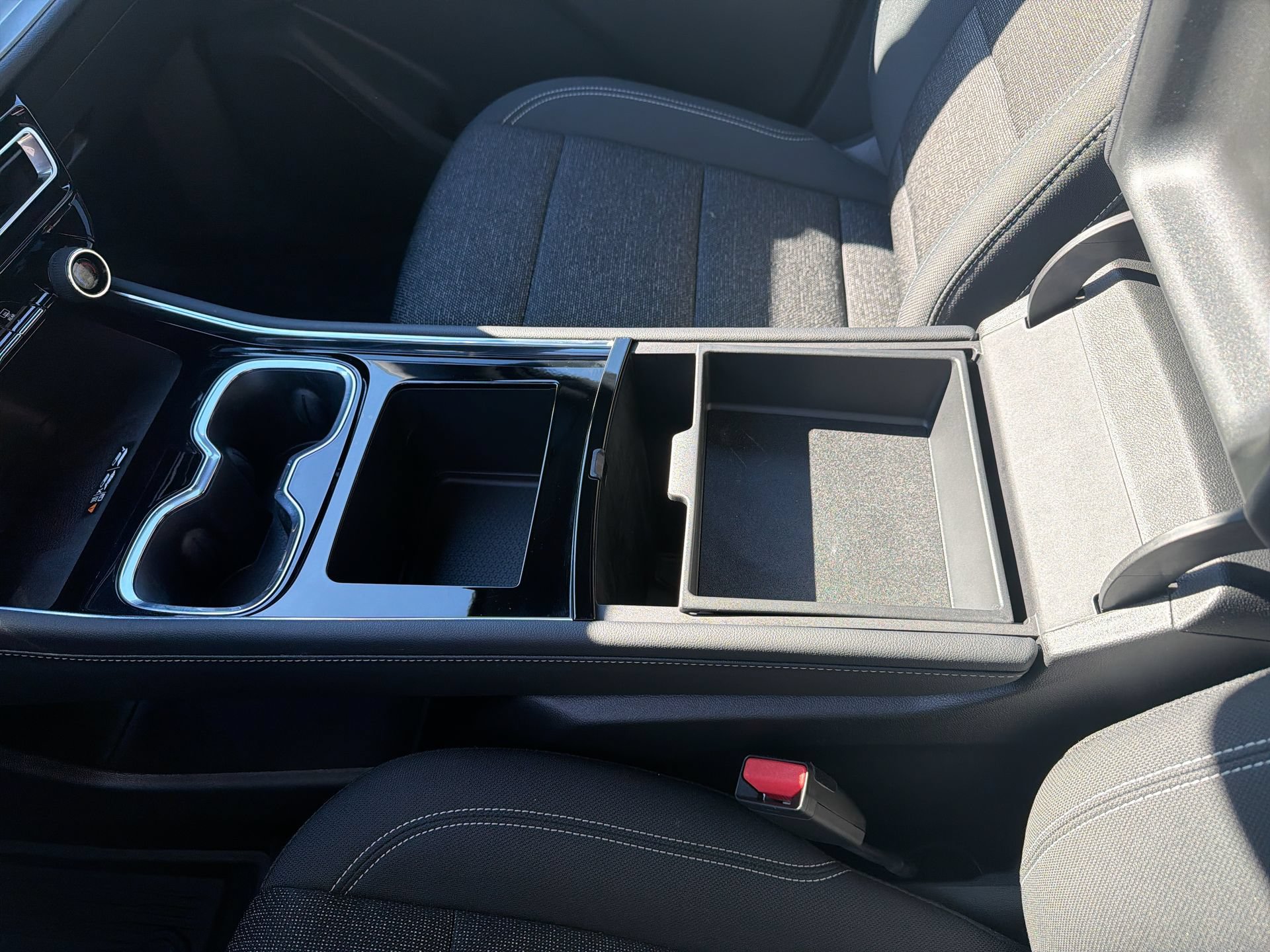2025 Chevrolet Traverse LT - Photo 30