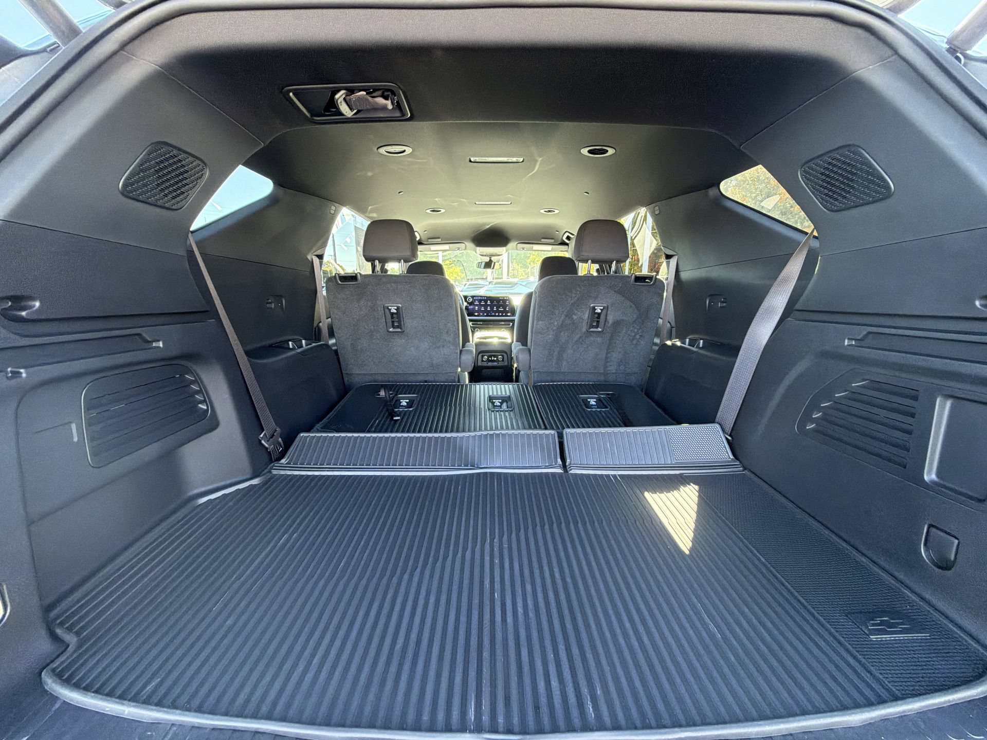 2025 Chevrolet Traverse LT - Photo 39