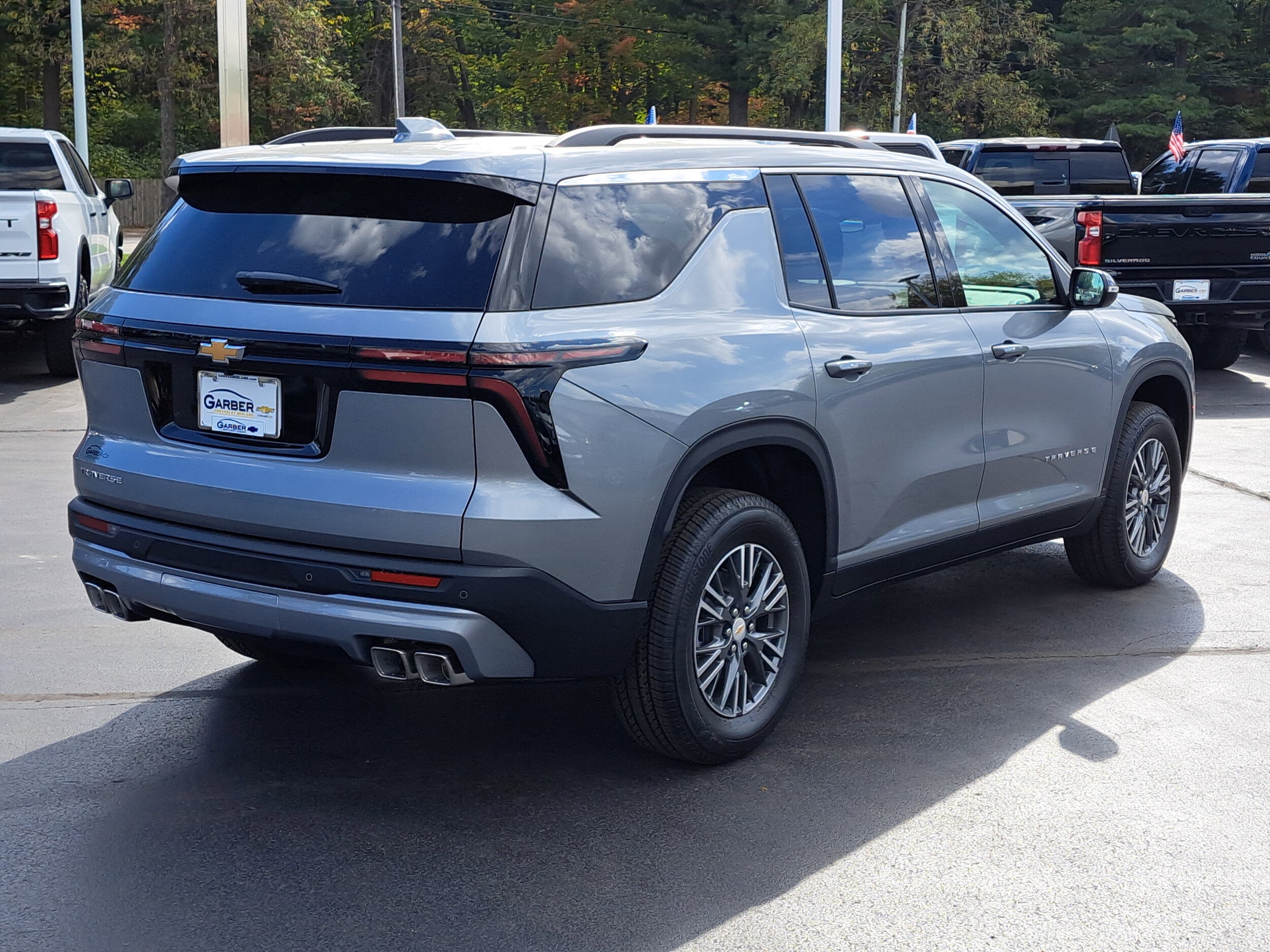 2026 Chevrolet Traverse photo 4