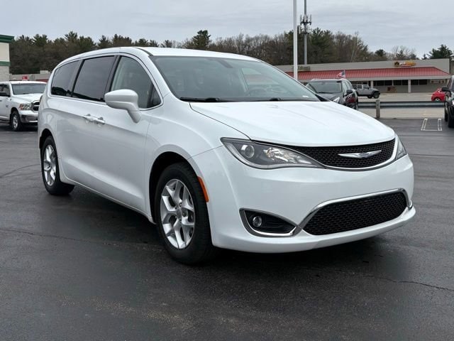 2018 Chrysler Pacifica Touring Plus's photo