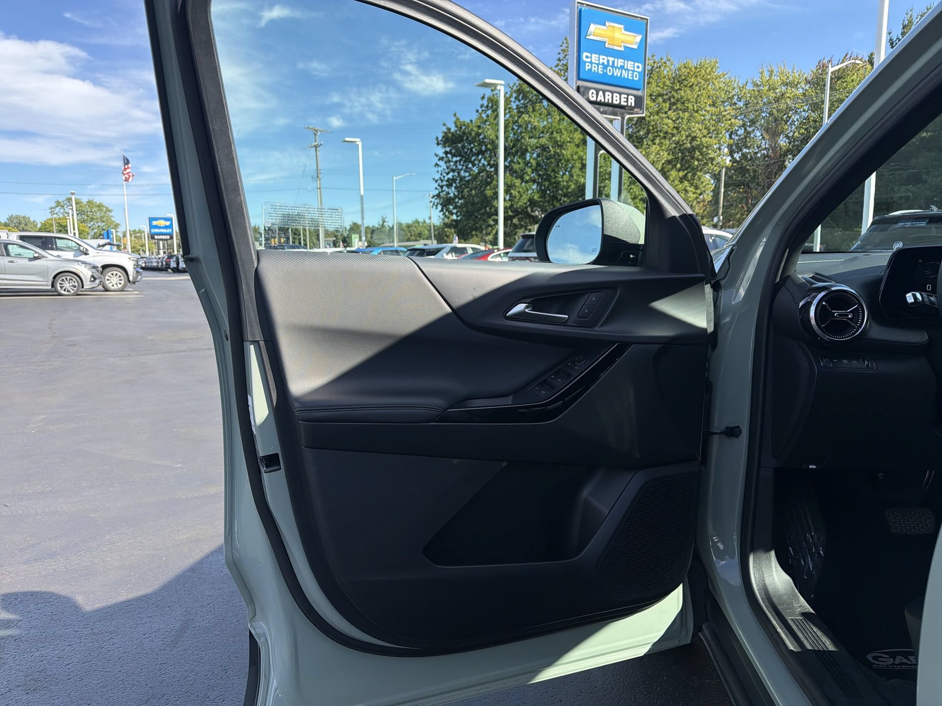 2026 Chevrolet Equinox LT - Photo 11