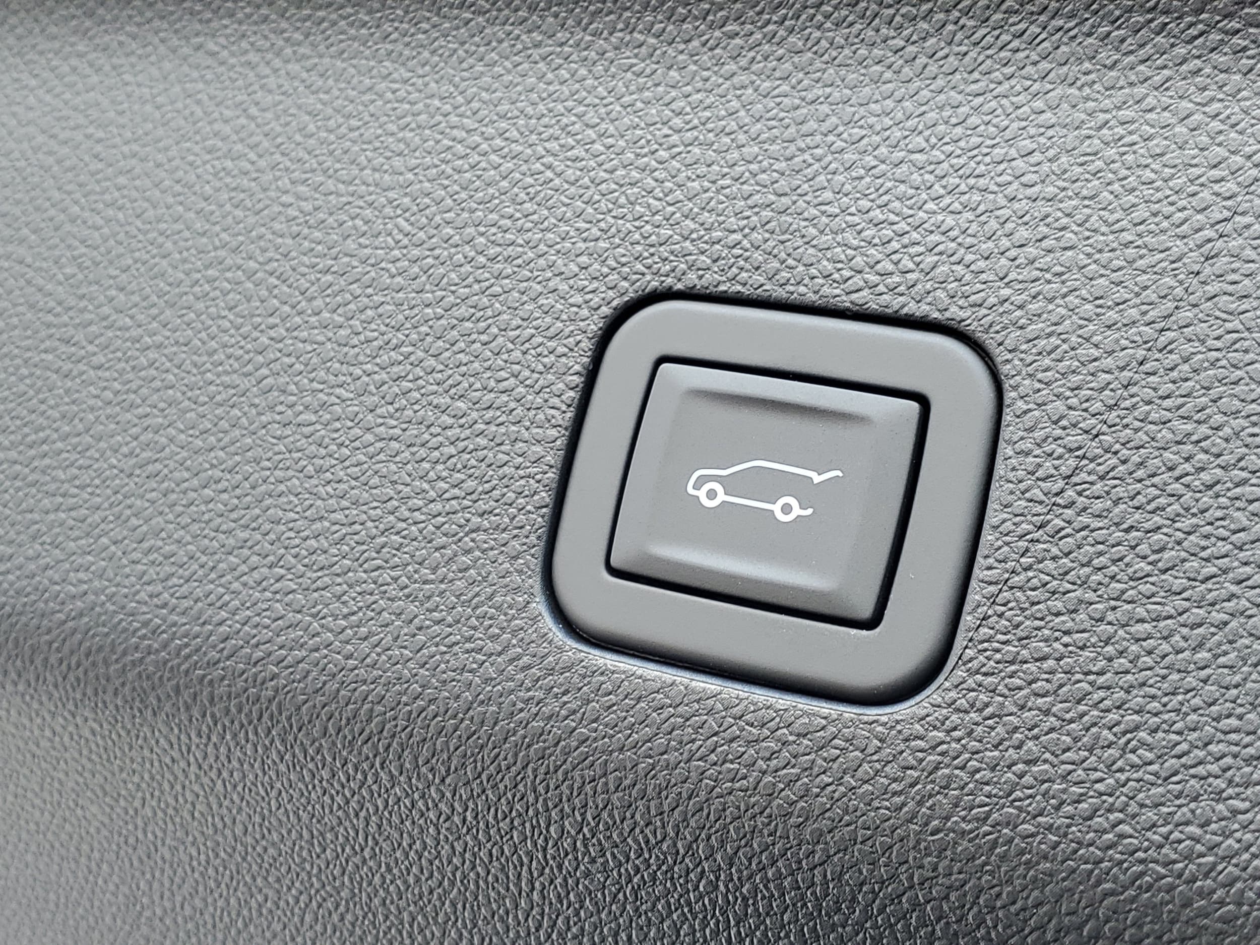 2026 Chevrolet Suburban Z71 - Photo 35