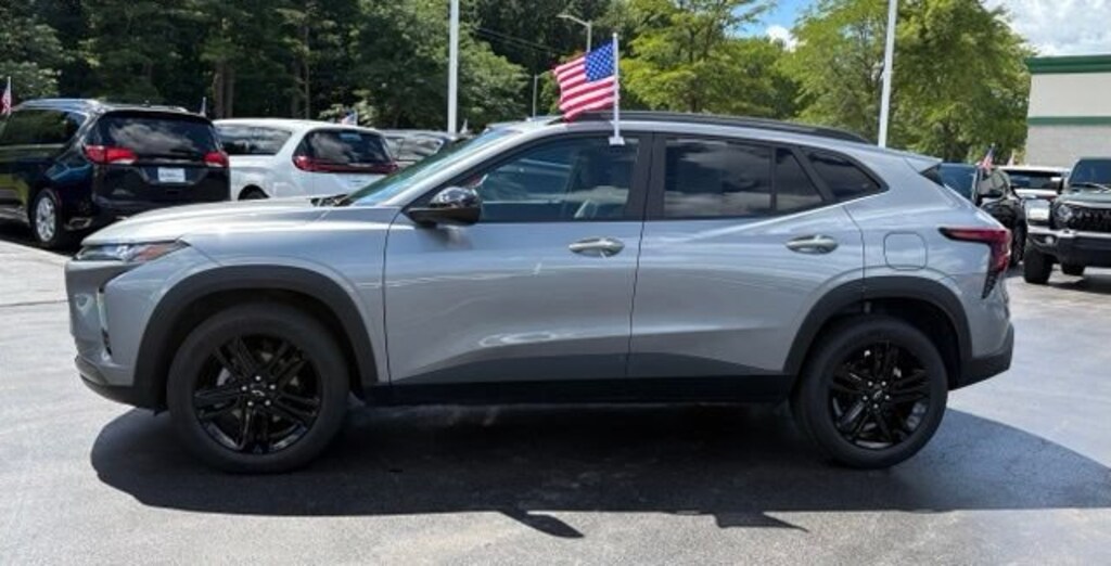 Used 2025 Chevrolet Trax Activ SUV
