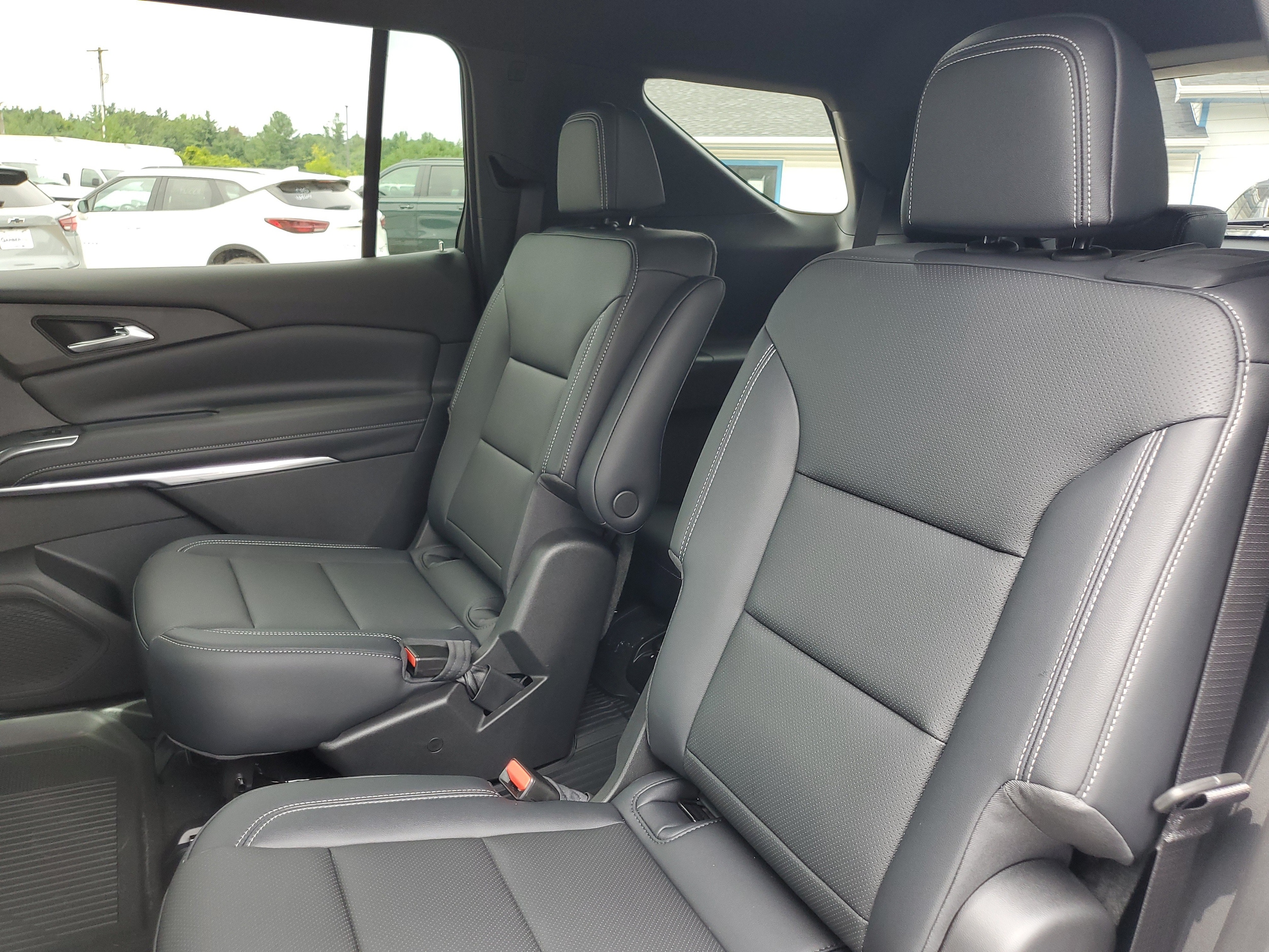 2027 Chevrolet Traverse LT - Photo 27