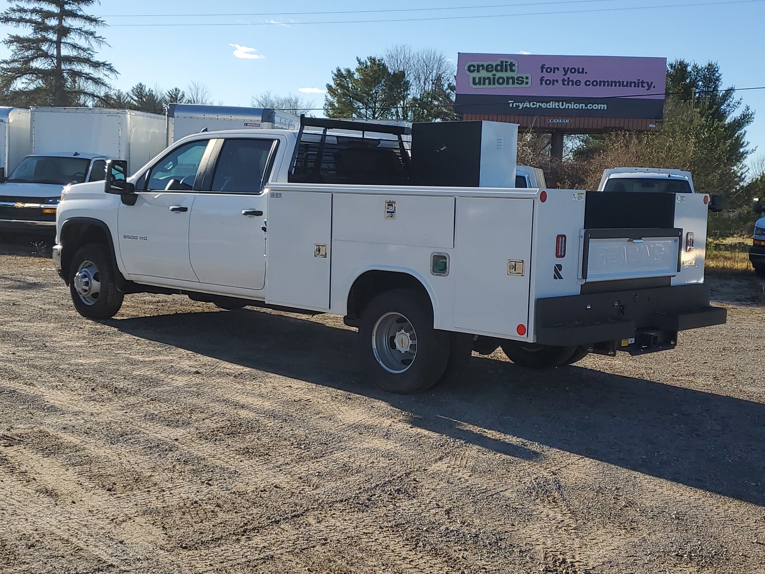 2025 Chevrolet Silverado 3500HD Work Truck photo 2