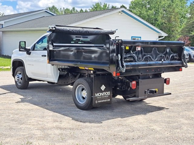 2025 Chevrolet Silverado 3500HD Work Truck photo 3