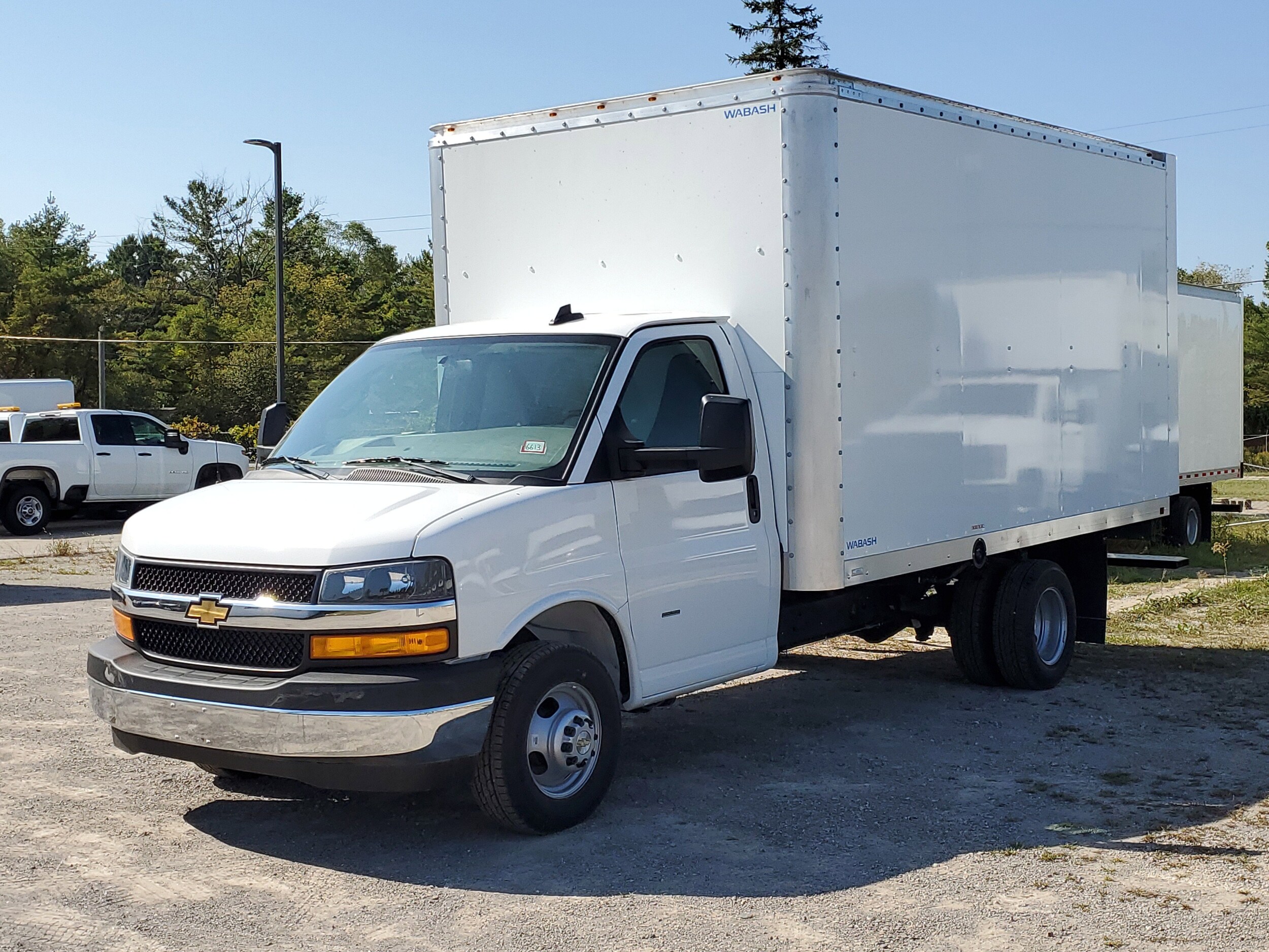 2025 Chevrolet Express 3500 Cutaway Van photo 2