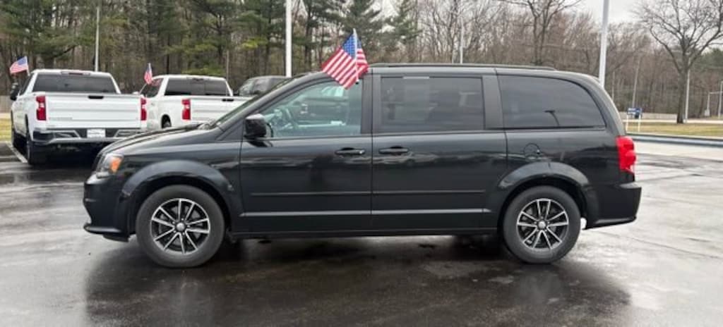 Used 2017 Dodge Grand Caravan SE Plus Van
