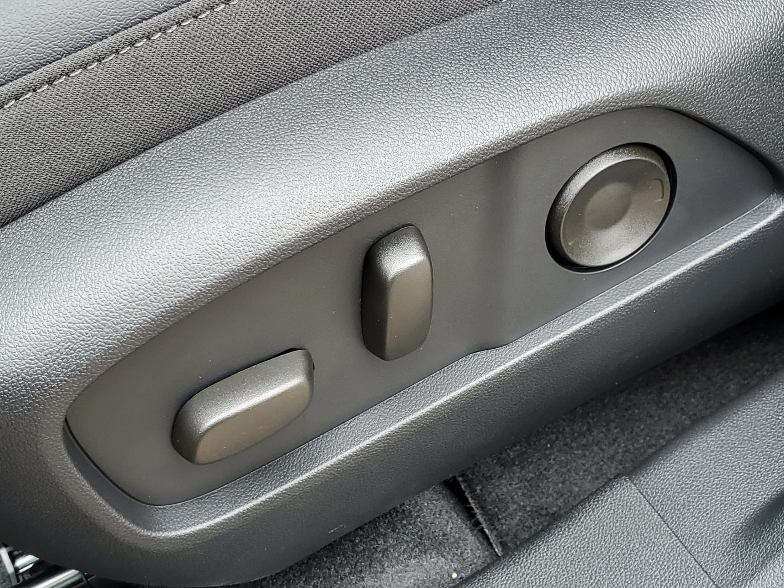2027 Chevrolet Equinox LT - Photo 6