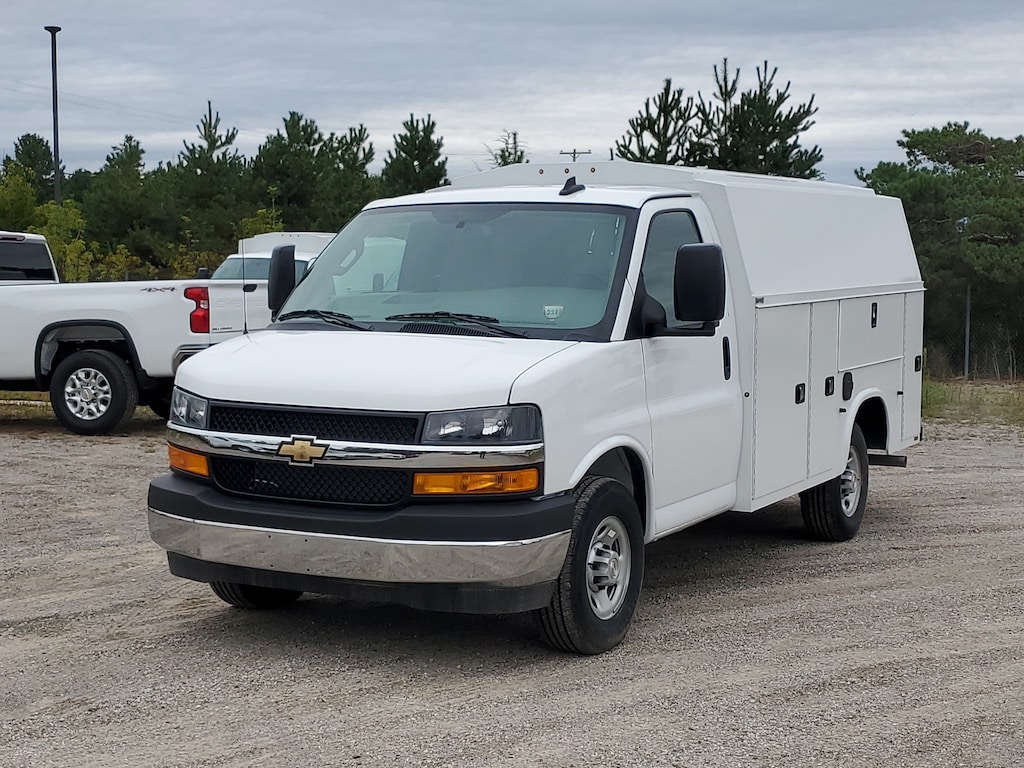 New 2026 Chevrolet Express Cutaway 3500 1WT Cutaway Van