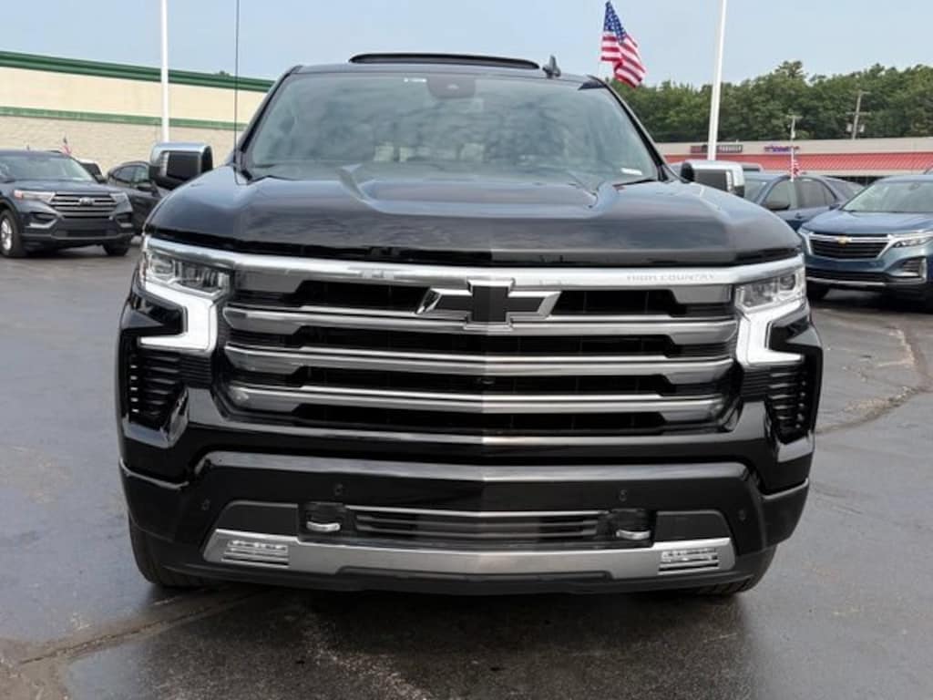 Used 2025 Chevrolet Silverado 1500 High Country Truck Crew Cab