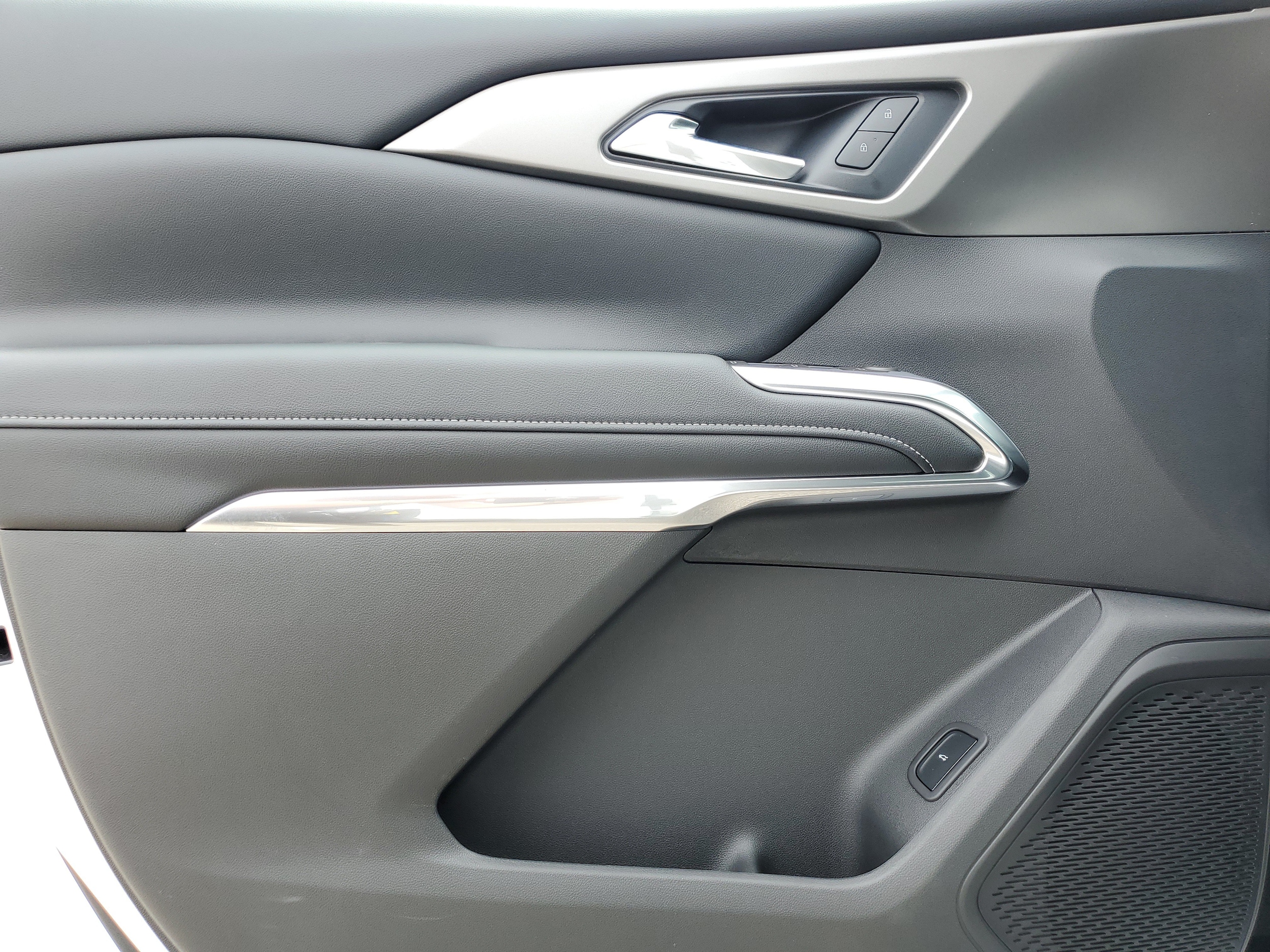2027 Chevrolet Traverse LT - Photo 21