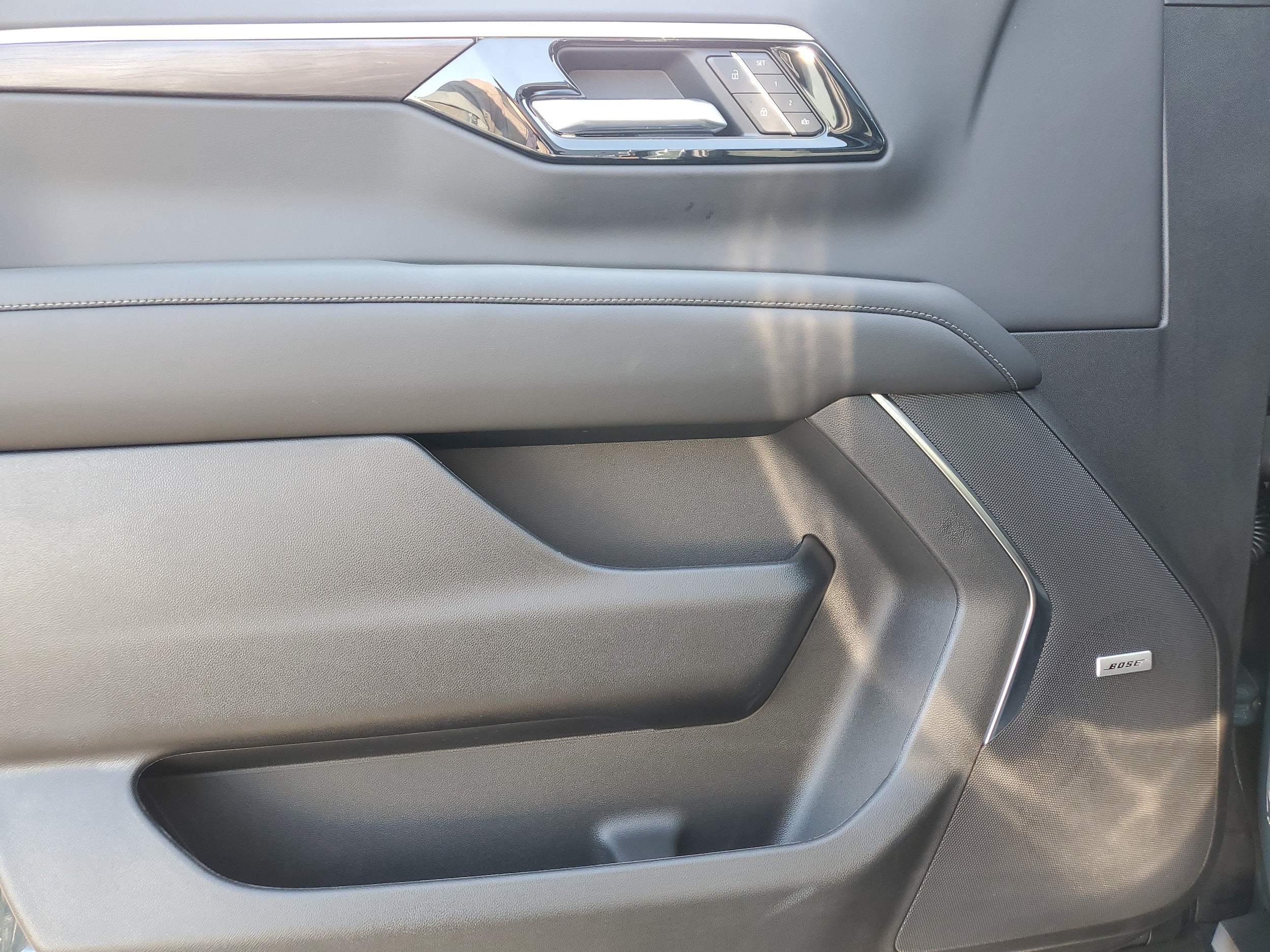 2026 Chevrolet Suburban Z71 - Photo 22