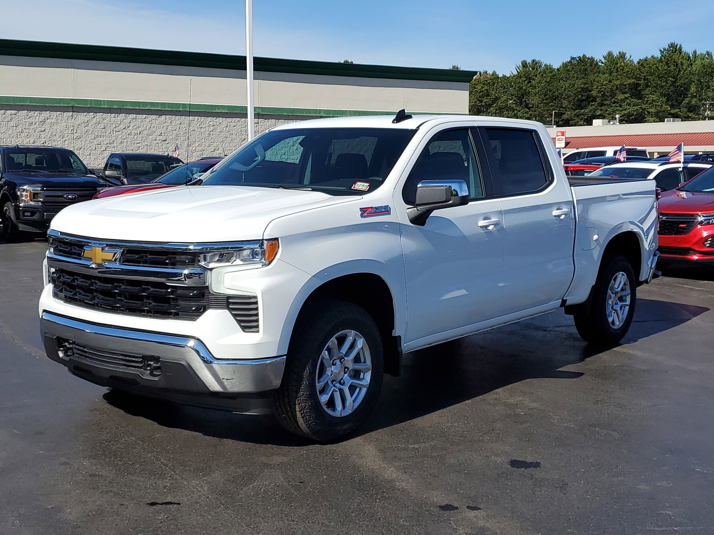 2026 Chevrolet Silverado 1500 LT photo 2