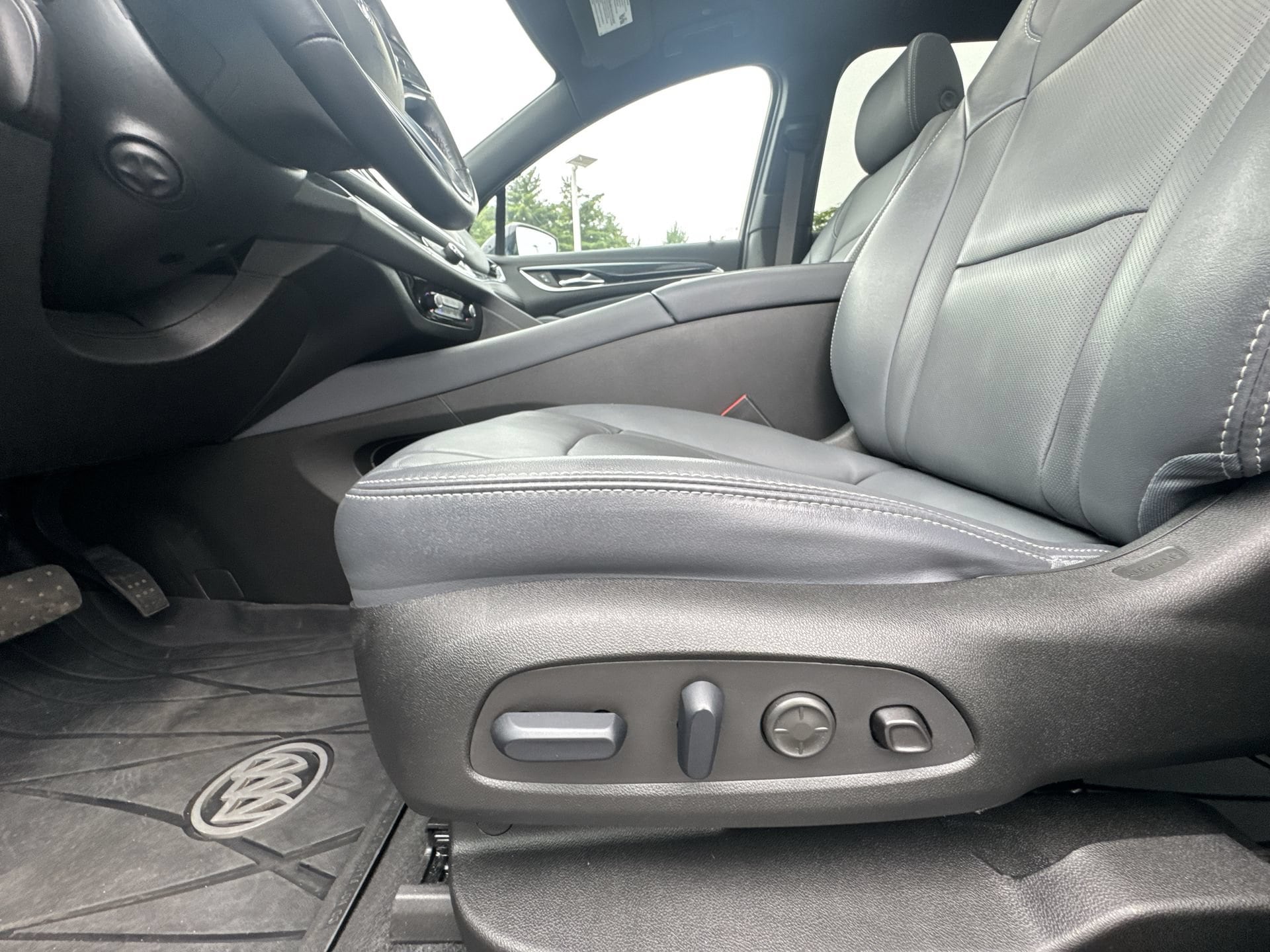2024 Buick Enclave Premium - Photo 14