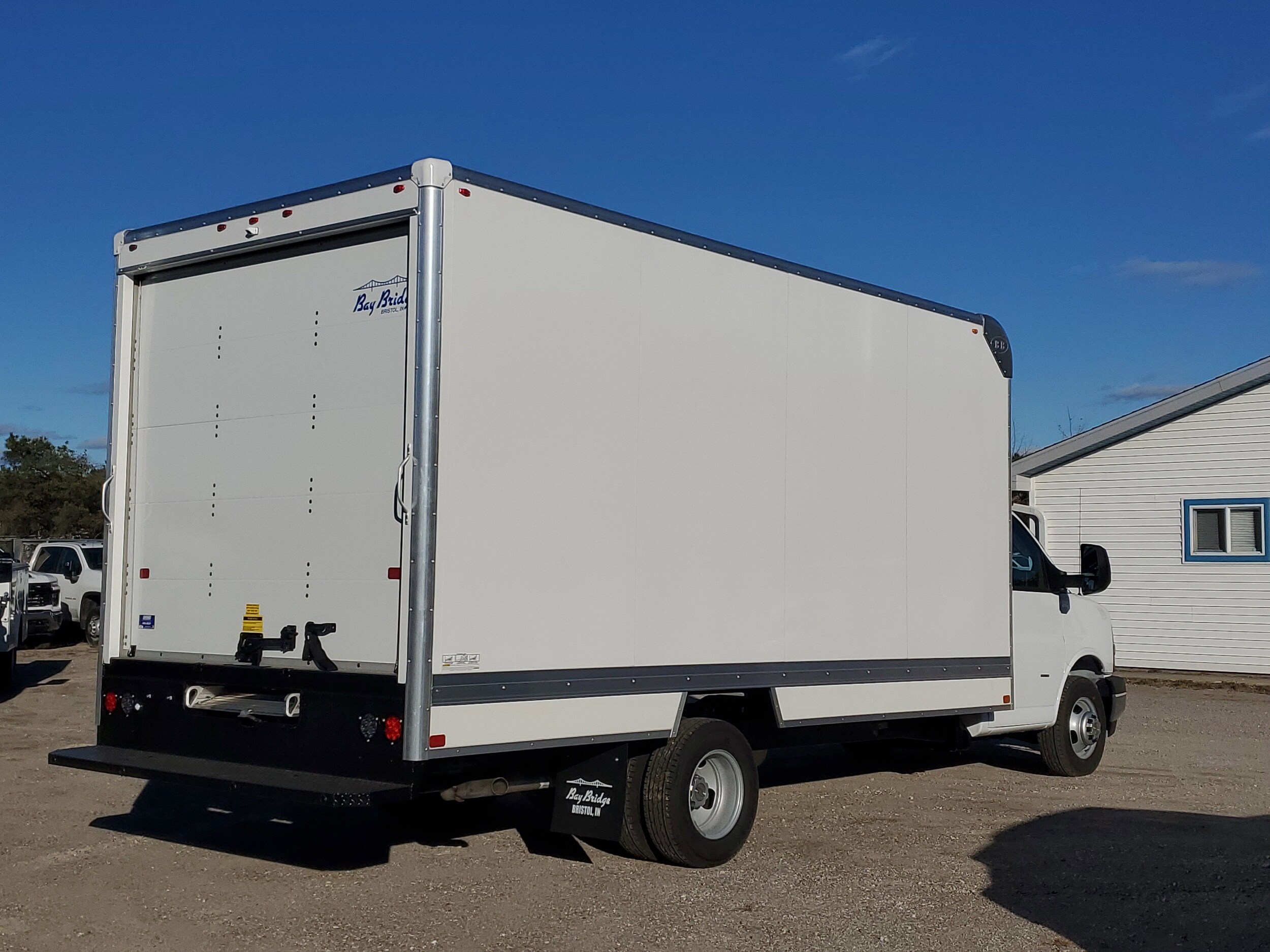 2025 Chevrolet Express Cutaway Van photo 4