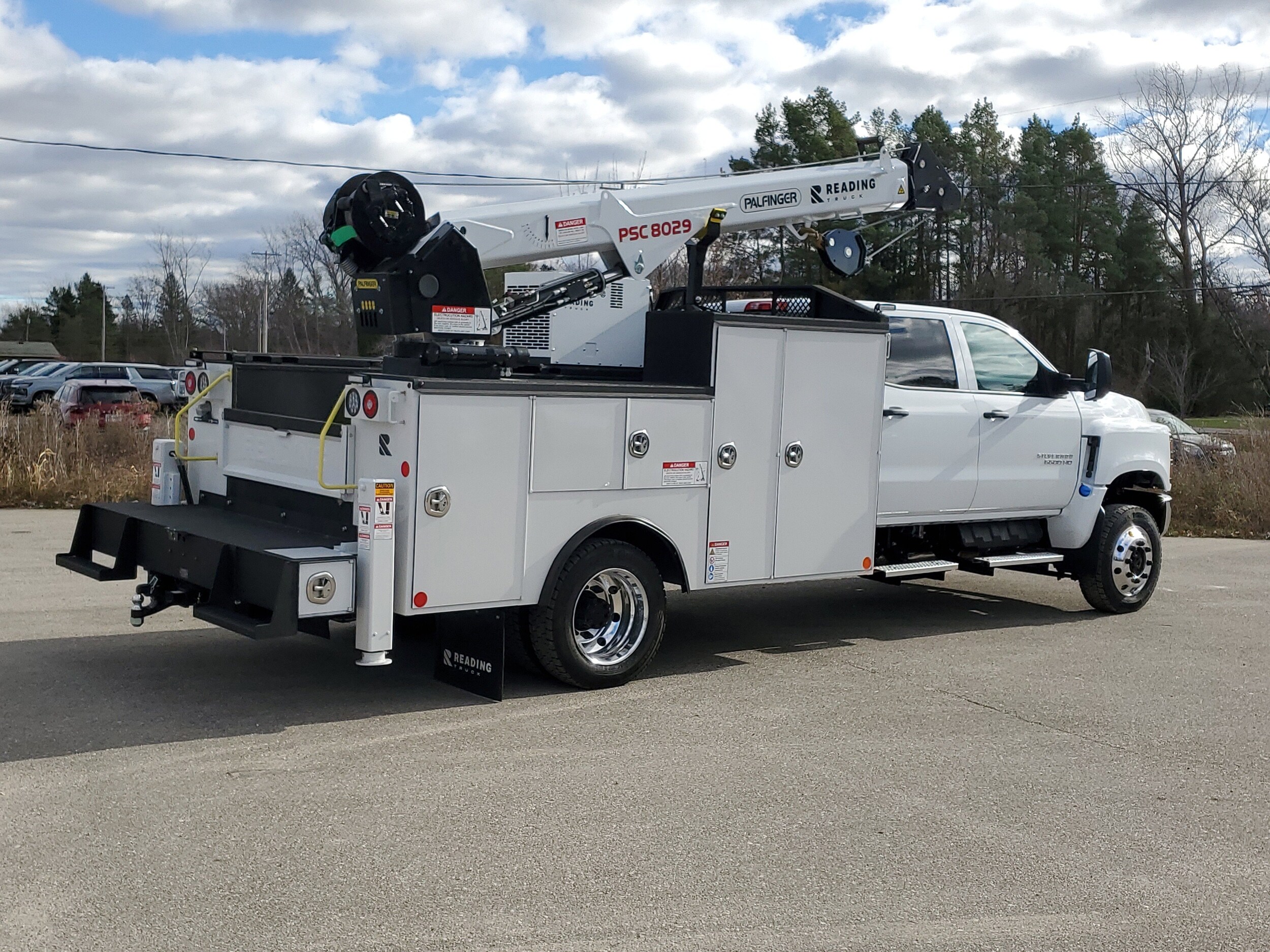 2025 Chevrolet Silverado 6500HD Work Truck photo 4