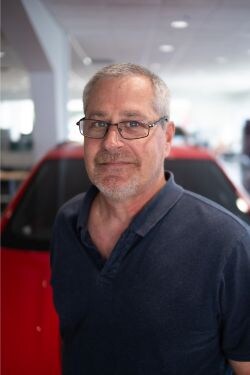 Staff member Kent Nichols from ID_69dc8cbcfd19