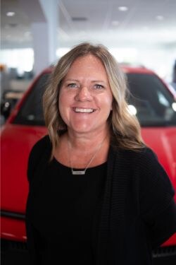 Staff member Karla Lamson from ID_2a8fd425be33