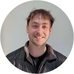 Staff member James Ross from ID_2a8fd425be33