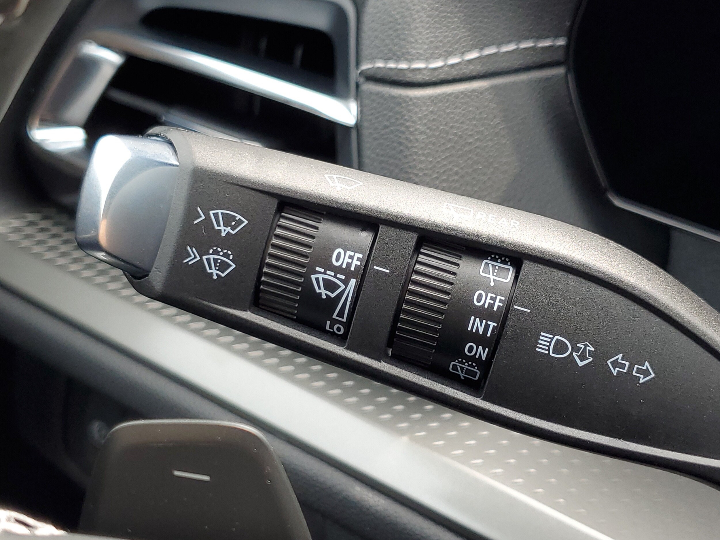 2027 Chevrolet Traverse LT - Photo 10