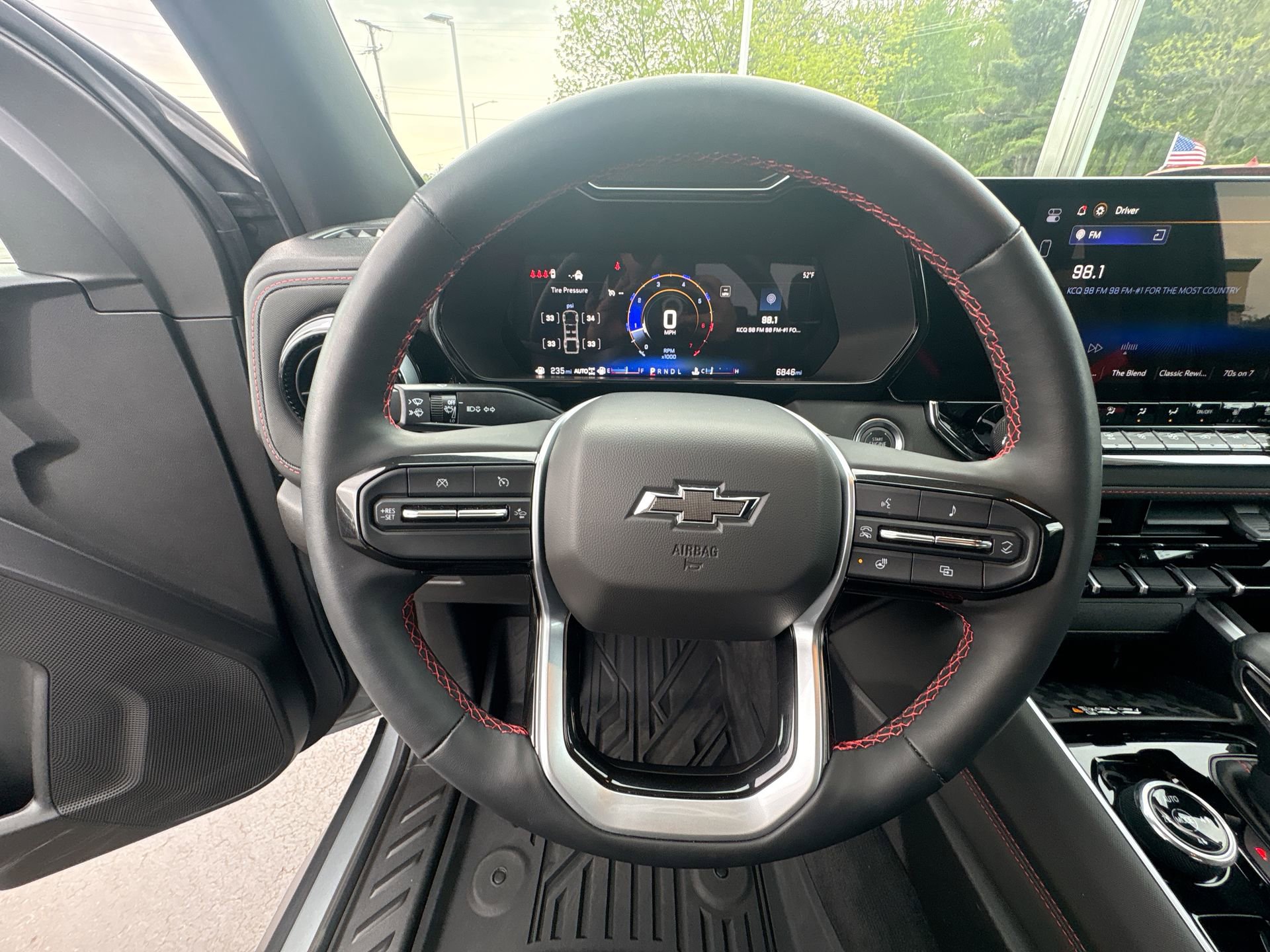 2025 Chevrolet Colorado Z71 - Photo 11