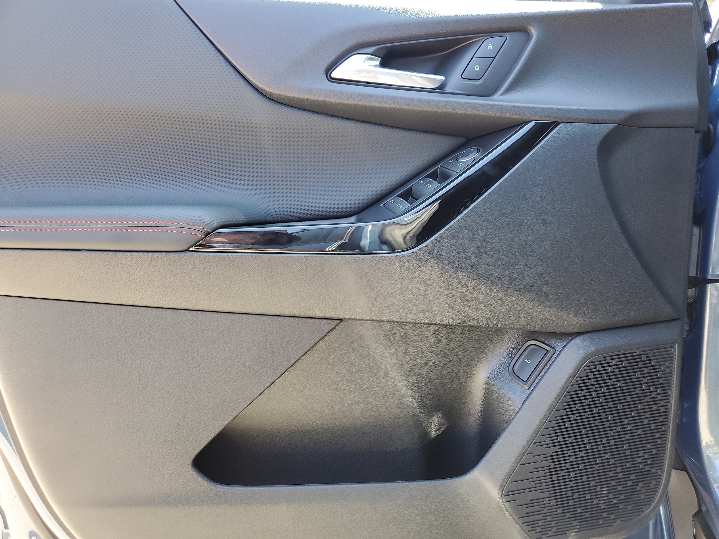2027 Chevrolet Equinox RS - Photo 21