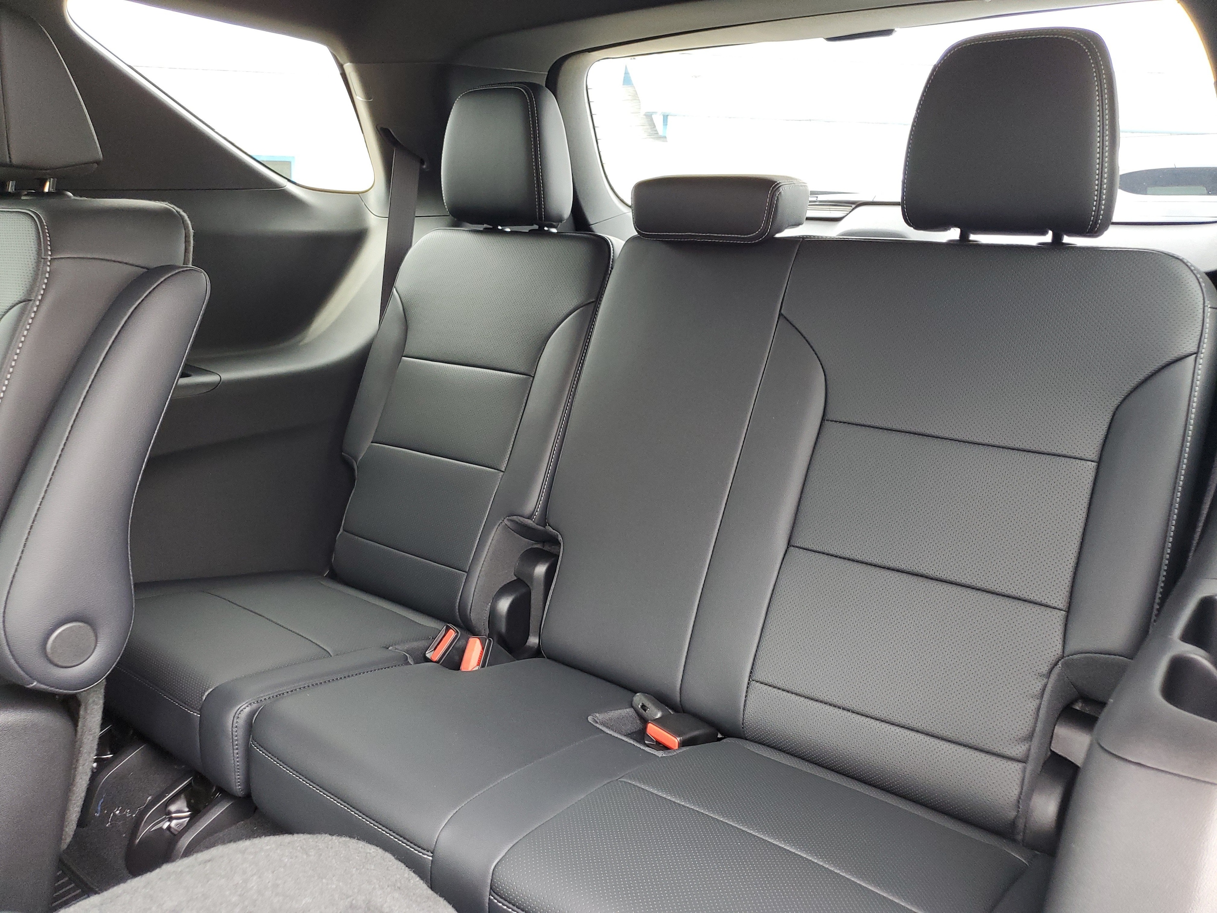 2027 Chevrolet Traverse LT - Photo 29
