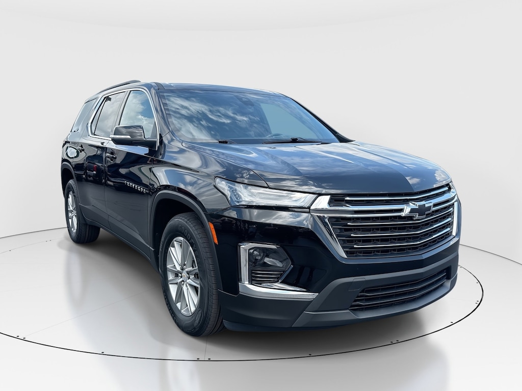 Used 2023 Chevrolet Traverse LT Cloth SUV