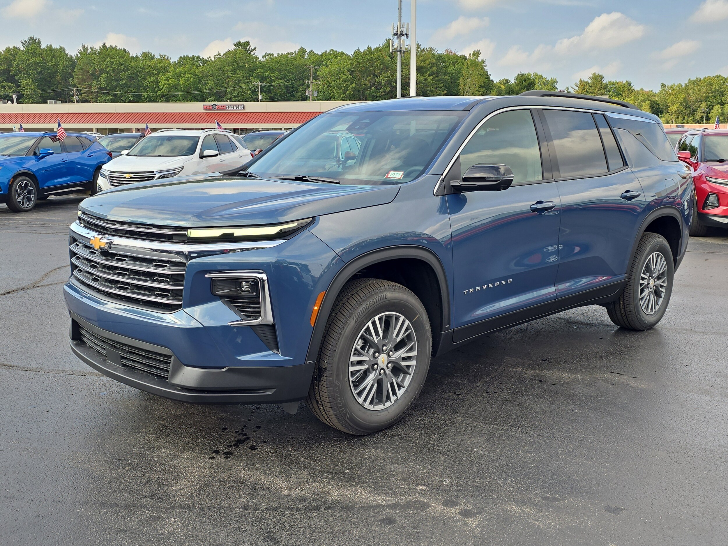 2026 Chevrolet Traverse photo 2