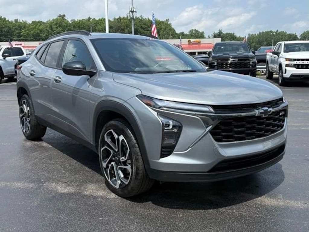 Used 2025 Chevrolet Trax 2RS SUV