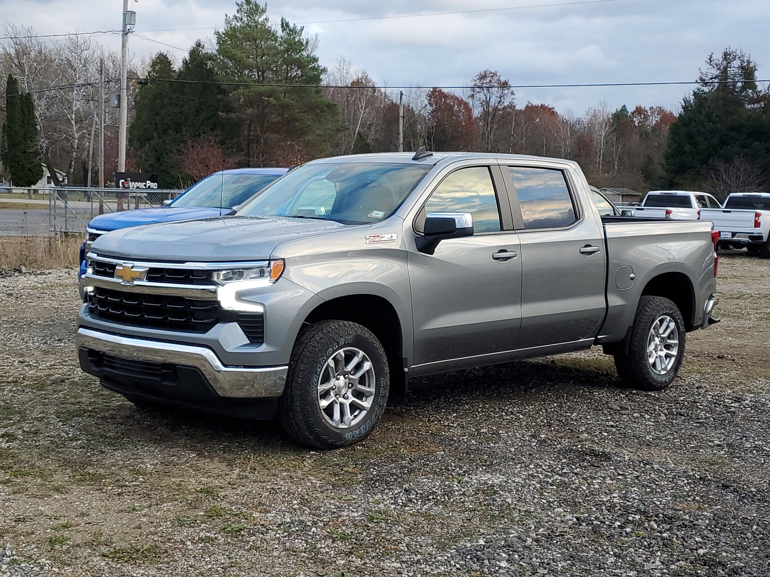 2026 Chevrolet Silverado 1500 LT photo 2