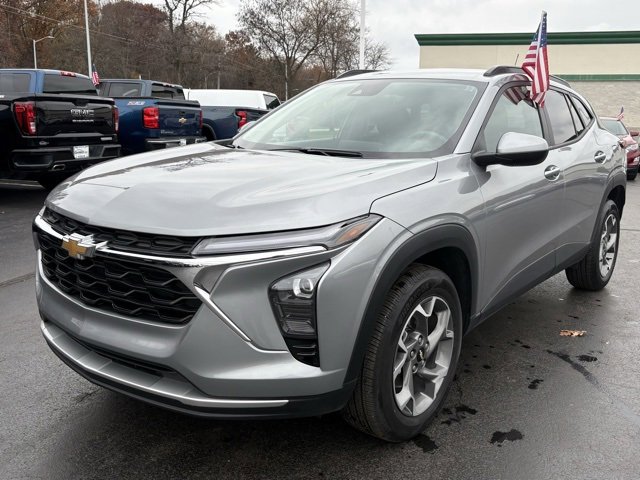 2024 Chevrolet Trax LT photo 3