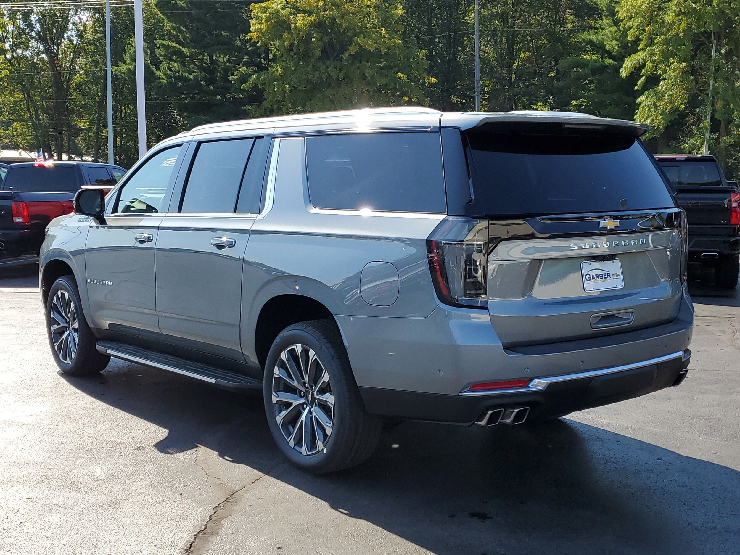 2026 Chevrolet Suburban High Country photo 3