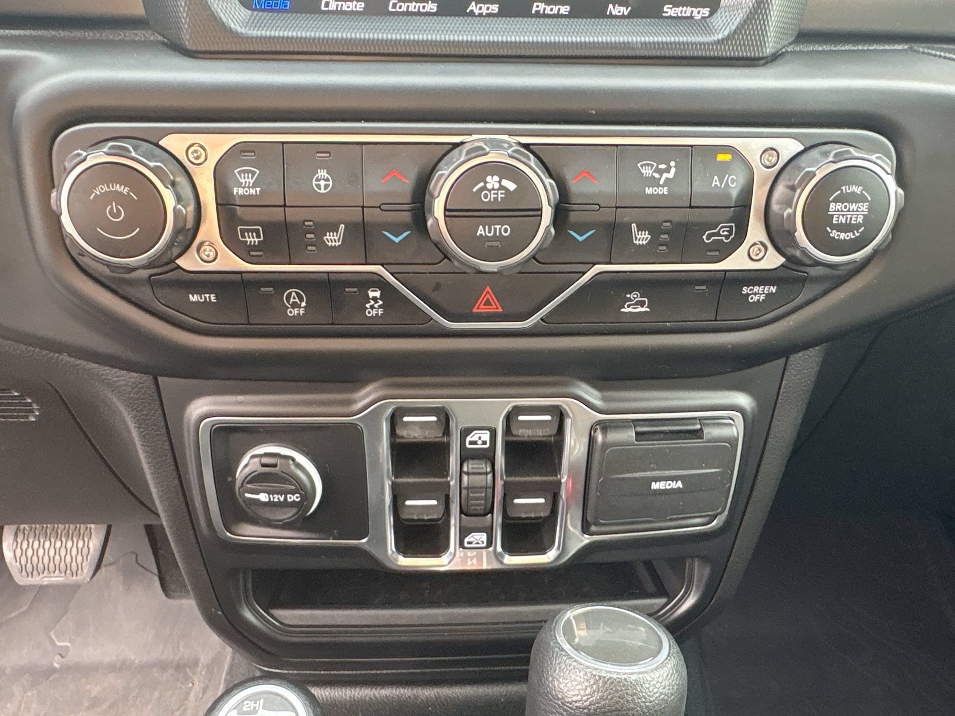 2023 Jeep Wrangler 4-Door Willys - Photo 16